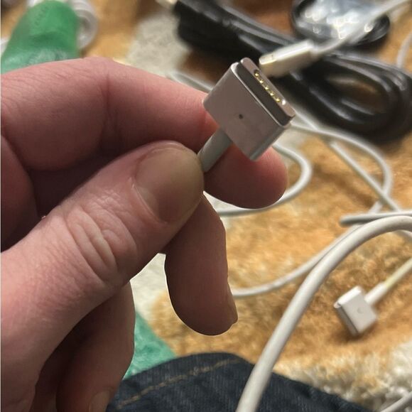 60W MagSafe 2 Power Adapter + MagSafe 2 to USB-C Charging Cable (For MacBook) - Picture 2 of 5